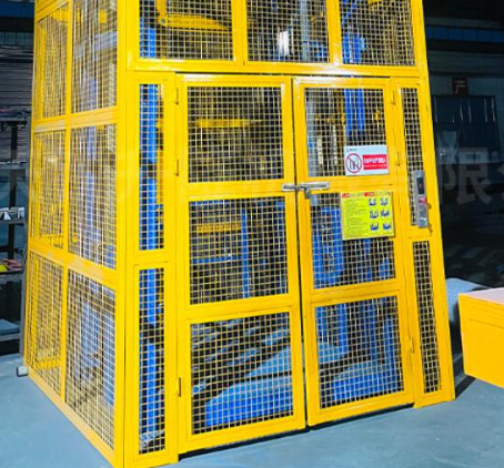 隆昌货梯可以安装在室外吗